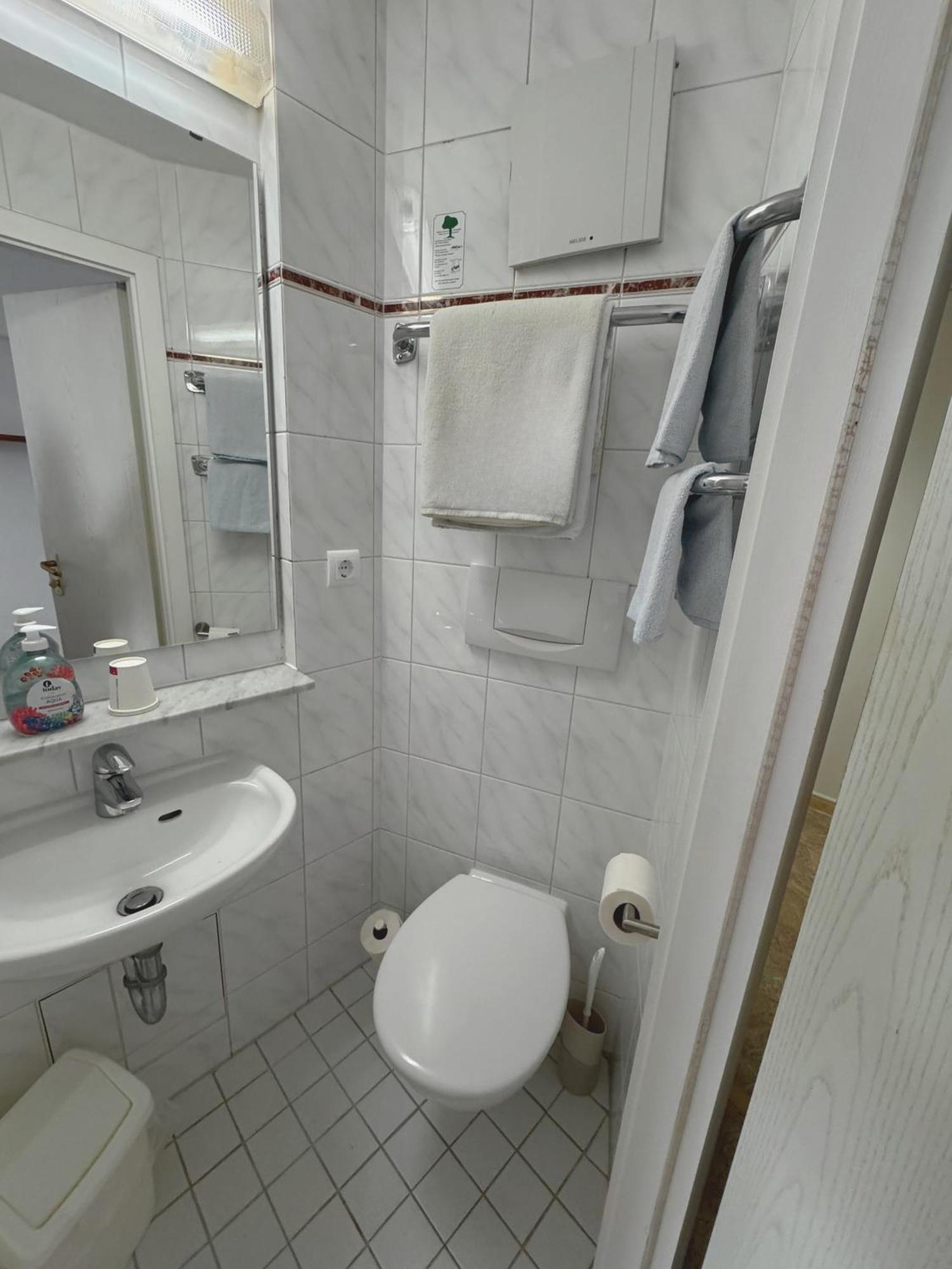 Hostel Heinzelmaennchen Keulen Buitenkant foto