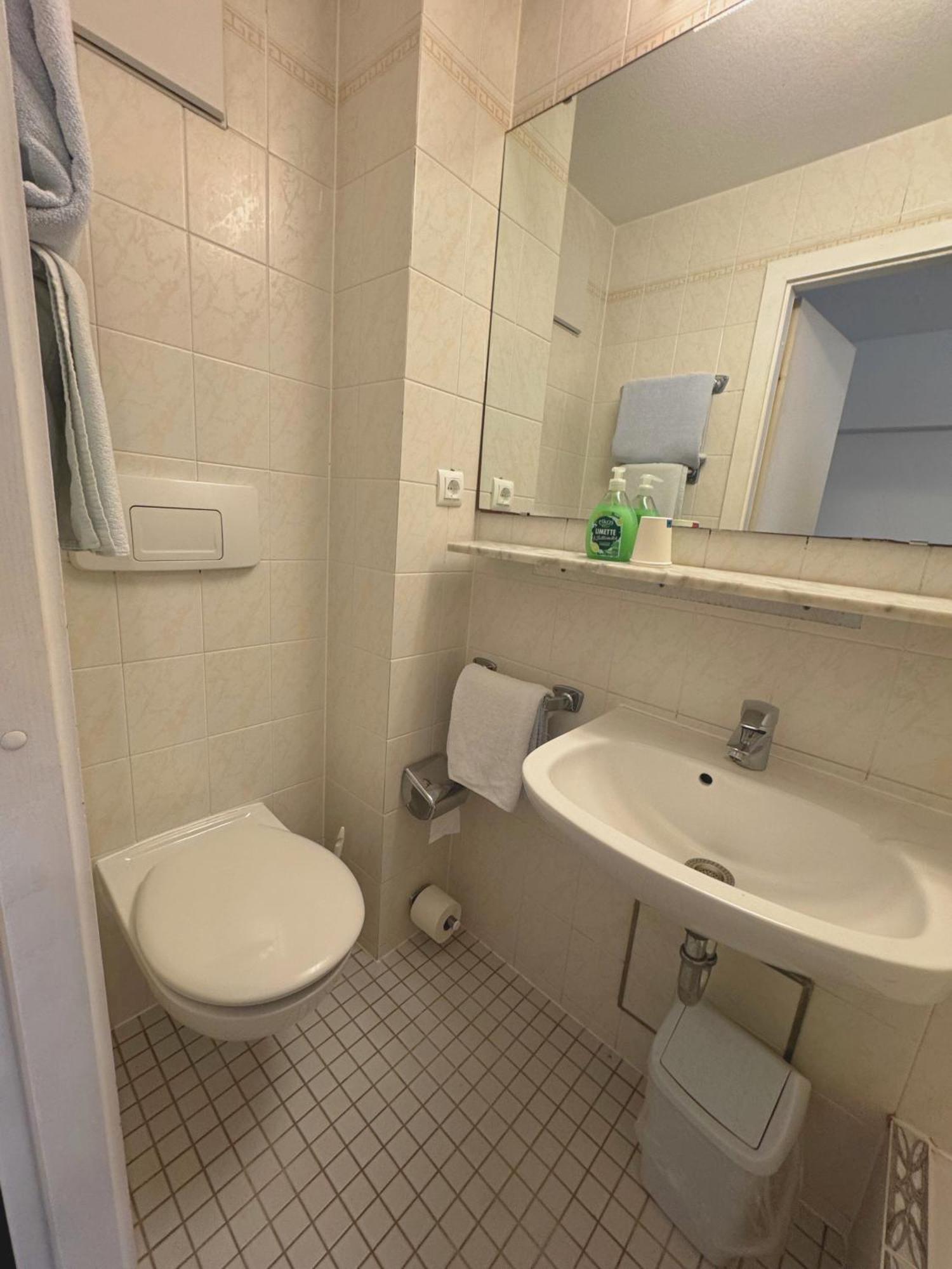 Hostel Heinzelmaennchen Keulen Buitenkant foto