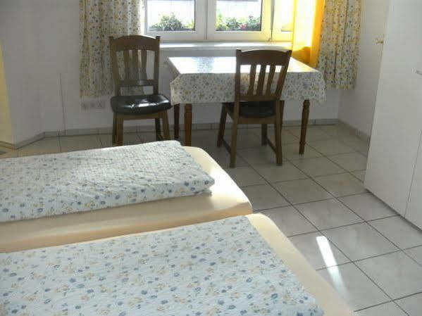 Hostel Heinzelmaennchen Keulen Buitenkant foto